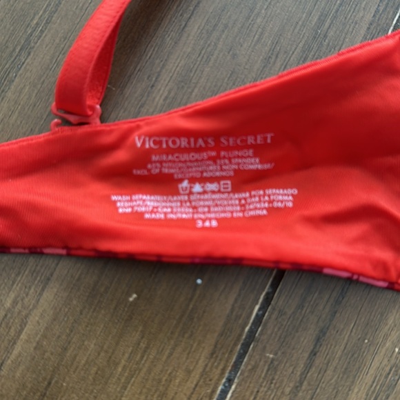 Victoria’s Secret Miraculous plunge bra 34B - Picture 5 of 5